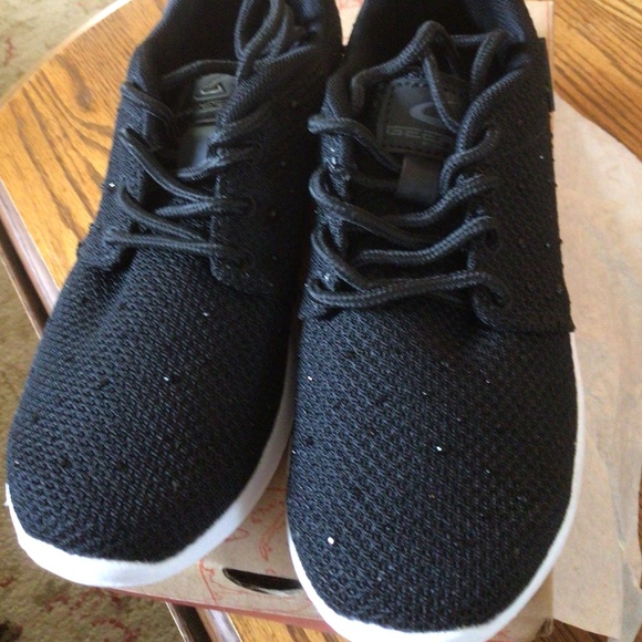 Geers by Dream Seek Little Girls Black Studded Sneaker sz 2 NIB - Picture 6 of 7